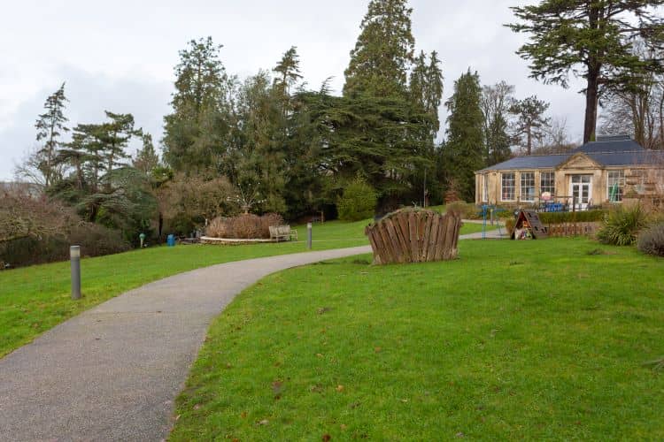 Royal High Prep School outside view