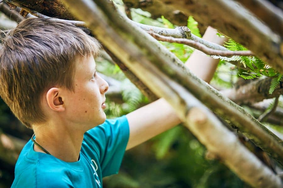 child building shelter