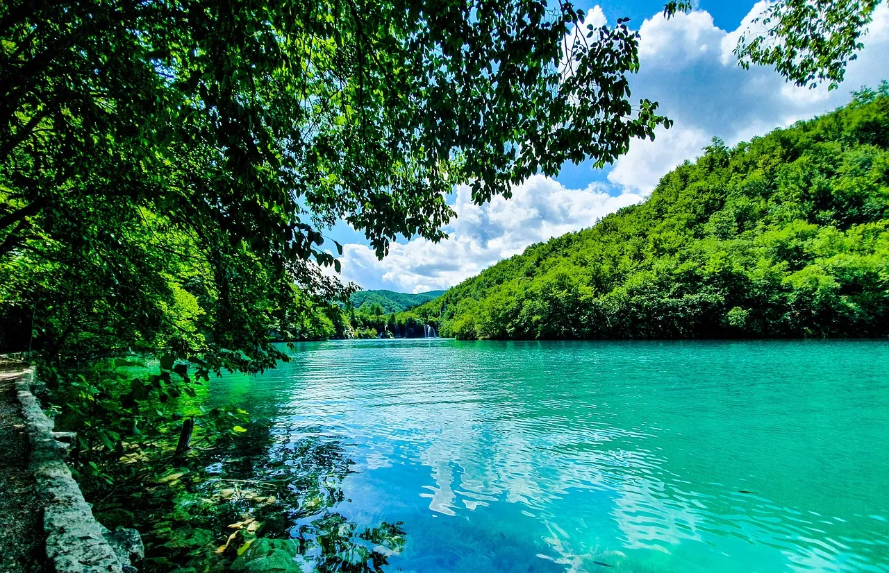 2018 World Cup #16 Men's Authentic Home Short Shirt - Nikola Kalinic Croatia Nike Red & White Soccer Jersey